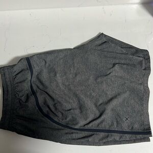 Men’s Lululemon 9” liner less Pace Breaker shorts